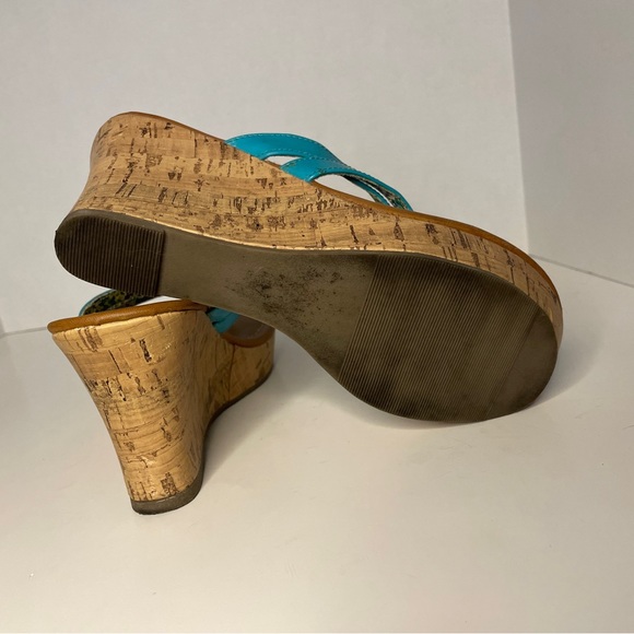 Arizona Jeans Aqua Blue/Floral Wedge Thong Sandal. Size 7.5 - Picture 4 of 6